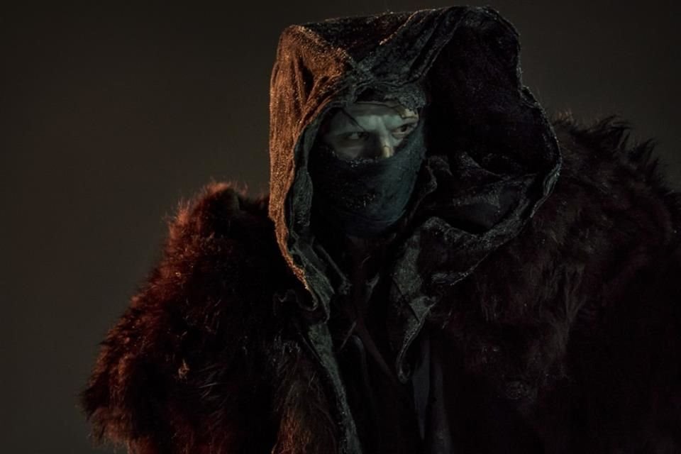 Jacob Elordi interpreta a una criatura pálida, abigarrada y profundamente humana, inspirada en la descripción original de Mary Shelley de 1818.