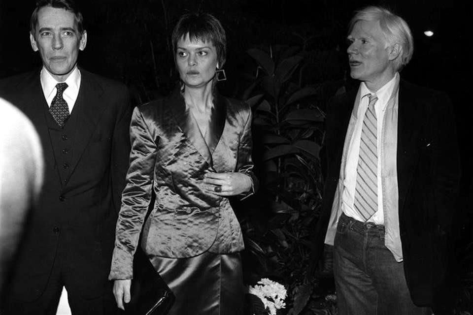 Stellweg con el exponente del arte pop, Andy Warhol (der.).