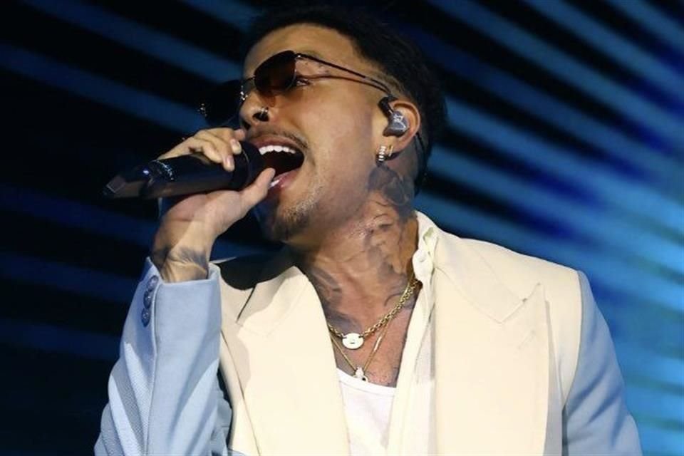 A la par del anuncio de su premio, Alejandro reveló el título de su próximo proyecto: 'Cosa Nuestra: Capítulo 0', una producción que rinde homenaje a Puerto Rico