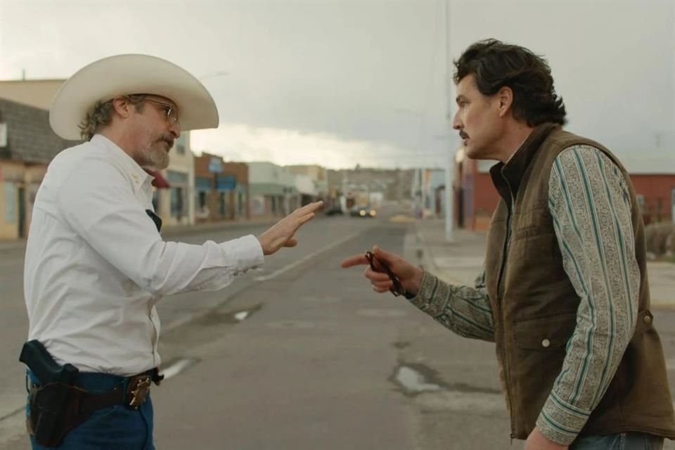 Se trata, pues, de una película densa y que exige mucho del espectador, pero, increíblemente, Aster se sale con la suya.