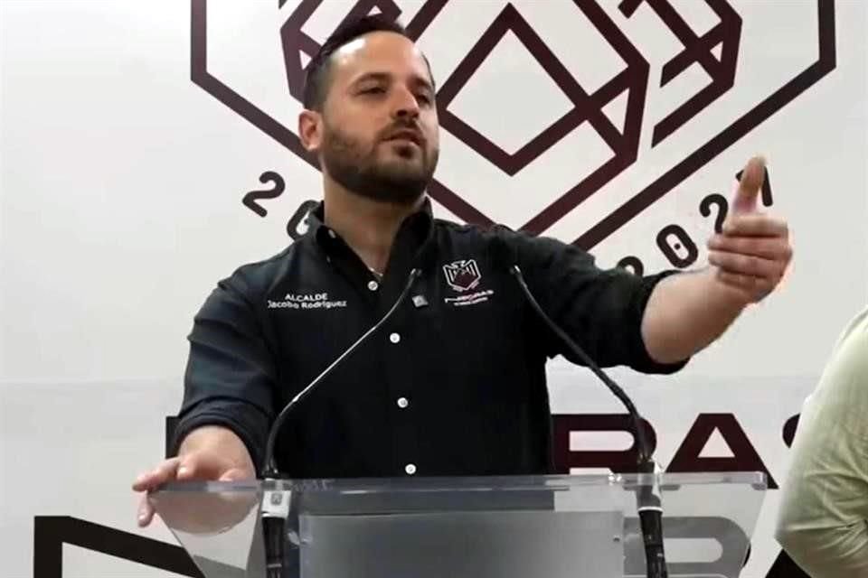 Durante la conferencia matutina, el Edil de Piedras Negras, Jacobo Rodríguez, sostuvo un cruce de palabras con una reportera que lo cuestionó sobre si se realizaría una prueba antidoping.
