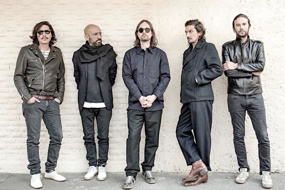 La icónica banda de rock Zoé se sorprendió de vender en minutos cinco shows en el Estadio GNP de la CDMX; lanzan este jueves sencillo.