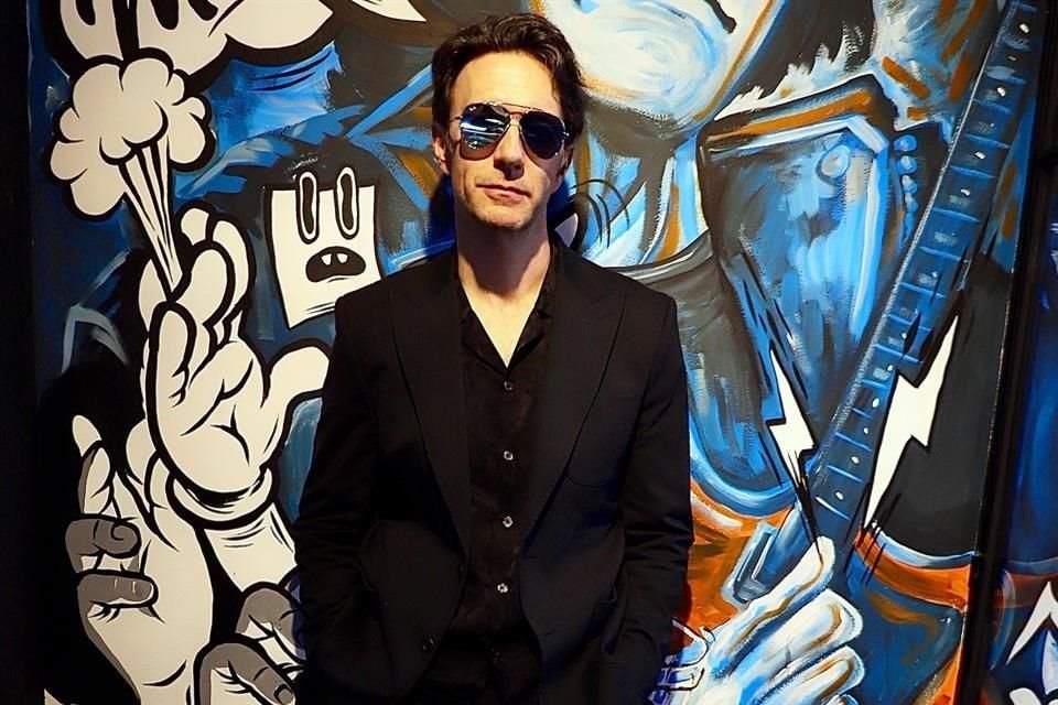 Tras cumplir 25 años como compositor, Leonardo de Lozanne renueva su sonido con temas más rítmicos.