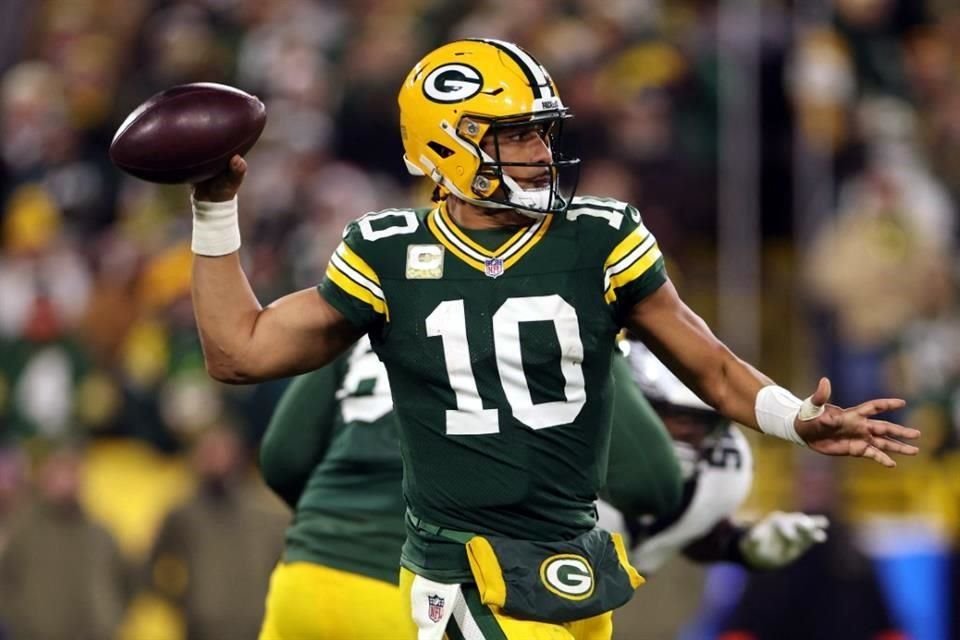 Jordan Love no pudo pasar para anotación.