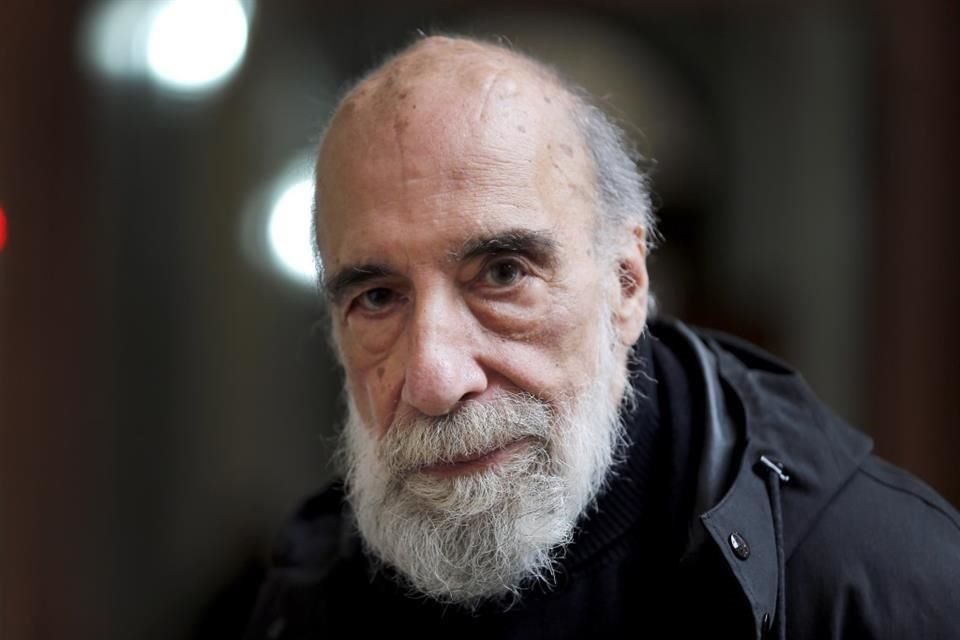 El poeta Raúl Zurita forma parte de la delegación de la Universidad de Chile que acudirá a la Feria Internacional del Libro de las Universitarias y los Universitarios como invitada de honor.