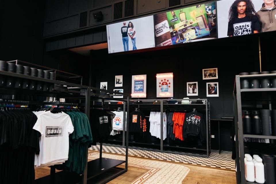 Una tienda exclusiva de mercancía y artículos oficiales de Oasis abrirá en Plaza Carso, en CDMX, con motivo de los shows de la banda en el País.
