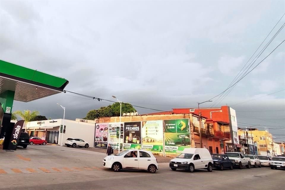 Jubilados de Pemex levantaron el bloqueo en la Terminal de Almacenamiento y Distribución (TAD) de Tapachula, tras cinco días de desabasto de gasolina en la región de la Costa de Chiapas.