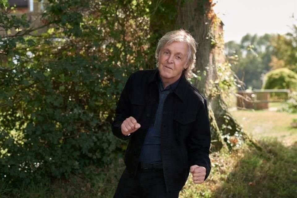 El tema de McCartney, titulado 'Bonus Track', es una grabación de un 'estudio vacío', con una sucesión de ruidos, de una duración de 2 minutos y 45 segundos.