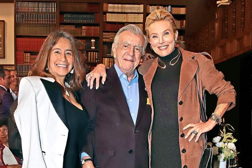 Lilia Benítez, Rodrigo Rivero Lake y Raquel Bessudo