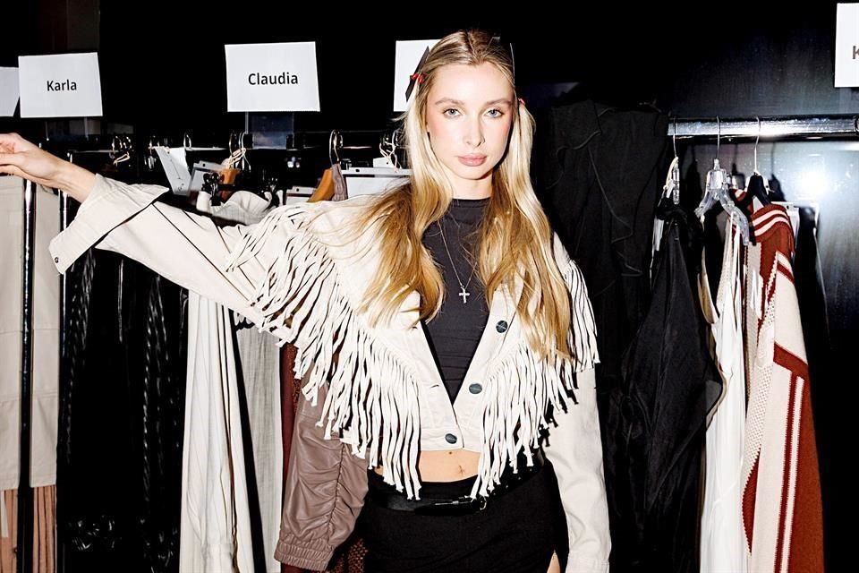 Hombres, mujeres, y todos, se unieron a la celebración de la firma londinense AllSaints.