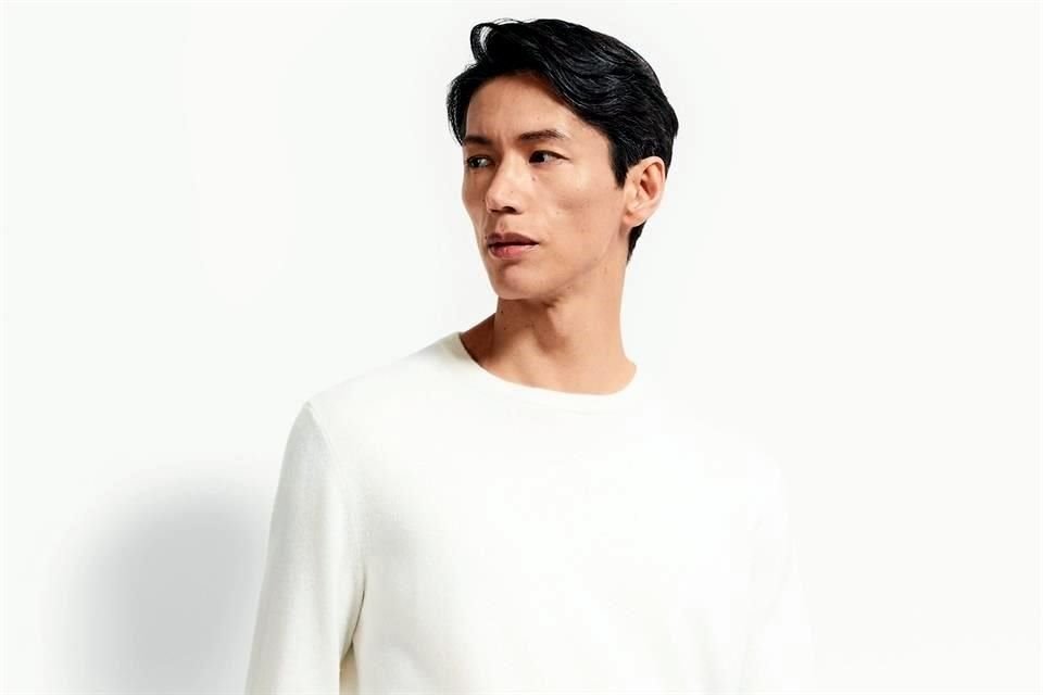 El look todo de blanco es muy socorrido, aquí algo de Zegna.