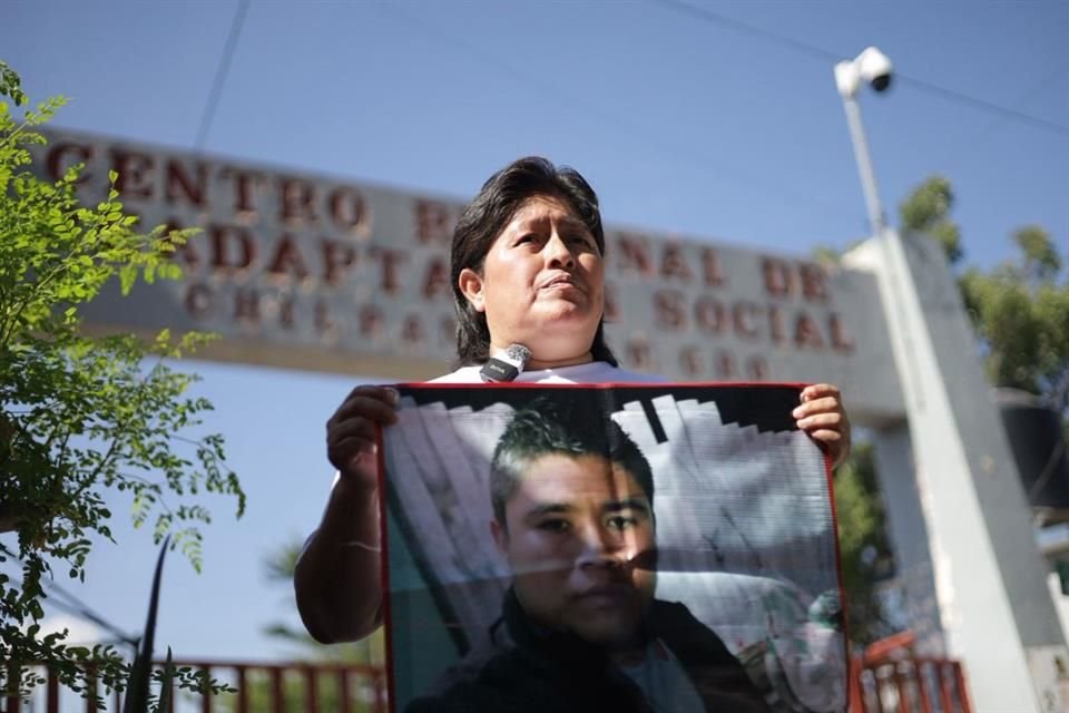 Hernández Castro dijo que este día su hijo César Alberto, quien era ayudante de albañil, cumple 28 años de edad. Él fue privado de su libertad el 28 de julio del 2022.