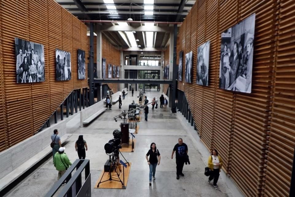 Tras el recorrido realizado por la Presidenta Sheinbaum el jueves 14 de agosto, la Cineteca Nacional Chapultepec abrió este viernes sus puertas al público.