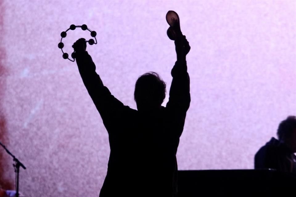 El problema surgió durante un concierto en el Estadio de Wembley, Londres, cuando una mujer de 42 años atrapó unas maracas, pero fue acosada por dos hombres.