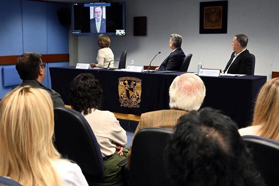 El Rector Lomelí señaló que el proceso de repensar la UNAM requiere la participación de toda la comunidad, ya que abarca una revisión de su marco institucional, formas de gobierno y la participación.