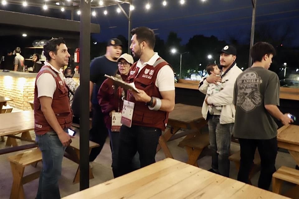 Los operativos se realizan en conjunto con personal de diversas dependencias, incluyendo policías.
