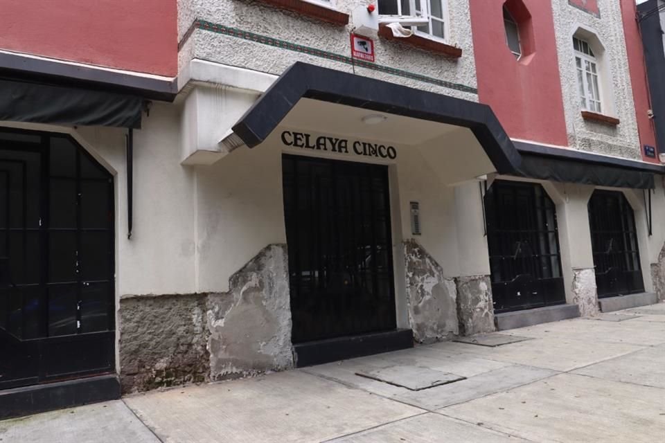 En Celaya 5, el Invea colocó sellos por alteraciones en la fachada del edificio catalogado.