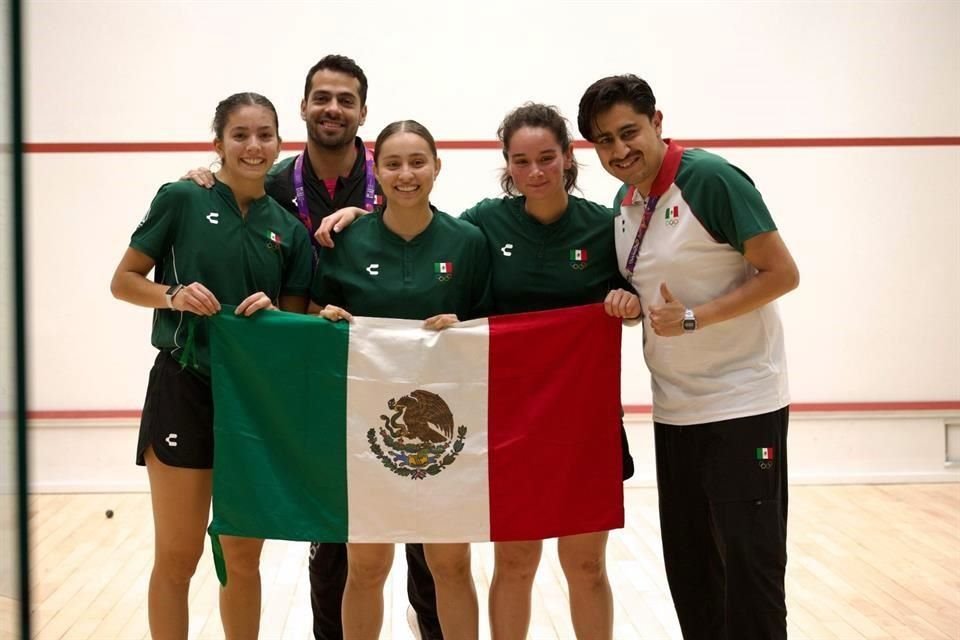 México se llevo la presea dorada en el Squash al derrotar a Ecuador en la Final.
