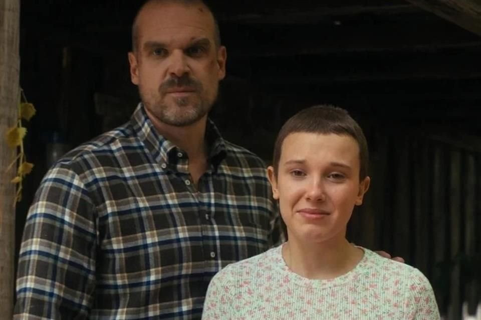 En la quinta entrega de Stranger Things, Eleven (Brown) y Hopper (Harbour) vuelven a compartir tiempo en pantalla, retomando la dinámica que marcó las primeras temporadas.