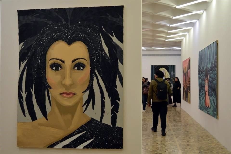 El Museo Tamayo exhibe 'Alien Queen/Paraíso Extraño', serie de 30 pinturas de Manuela Solano que exploran memoria, identidad y emoción.