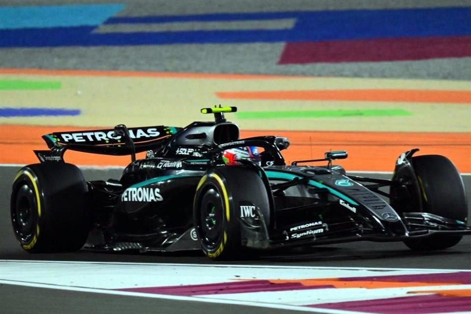 Kimi Antonelli falló en una curva y le 'regaló' dos puntos al McLaren de Lando Norri.