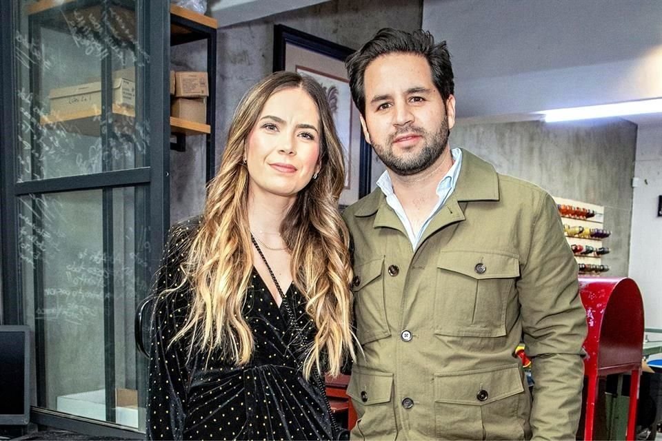 Andrea Sanjuán y Gregorio Dersdepanian