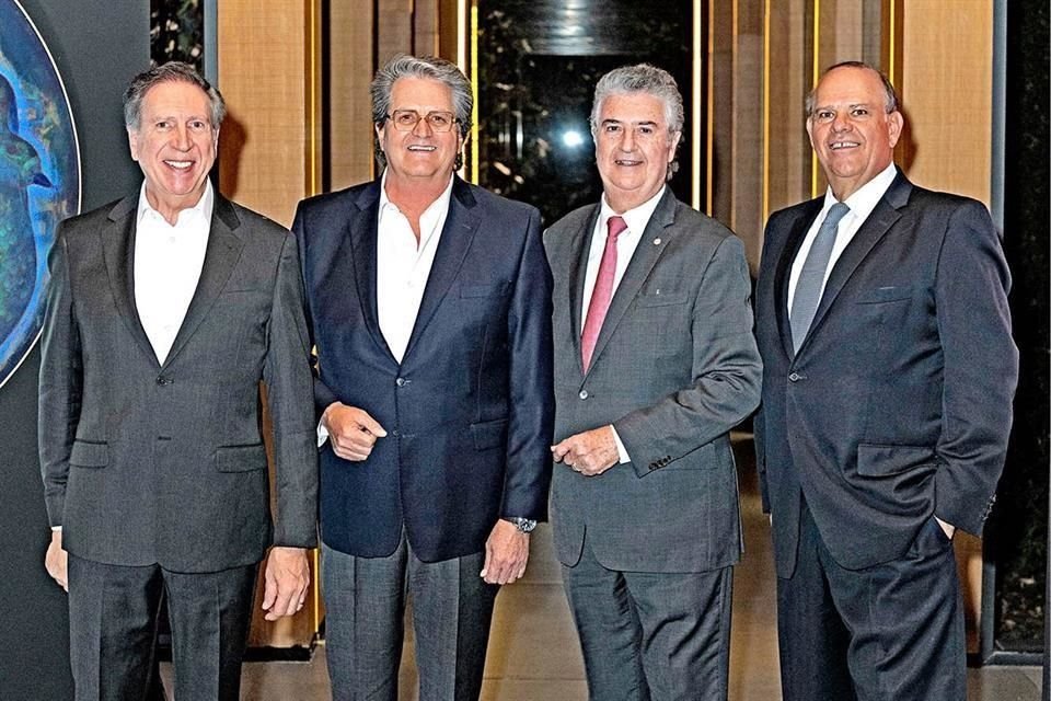 Pablo Arenas, Gabriel Gadsden, Alejandro Rodríguez y Pablo Suinaga