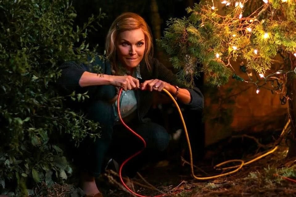 La actriz Michelle Pfeiffer quedó encantada por revalorar en el filme '¡Vaya Navidad!' el papel de la madre en las fiestas decembrinas.