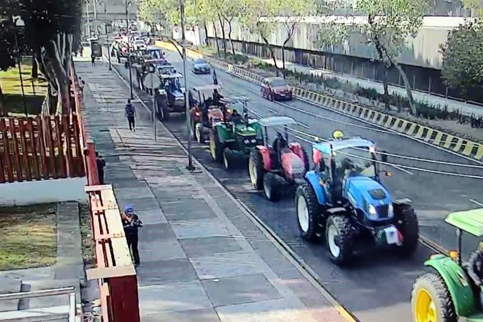 Los inconformes provienen de los estados de Tlaxcala, Puebla y Veracruz.