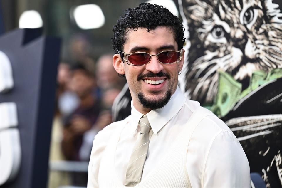 Spotify incluyó la lista de Álbumes Más Escuchados a Nivel Global, donde Bad Bunny volvió a liderar con Debí Tirar Más Fotos, su producción más reciente.