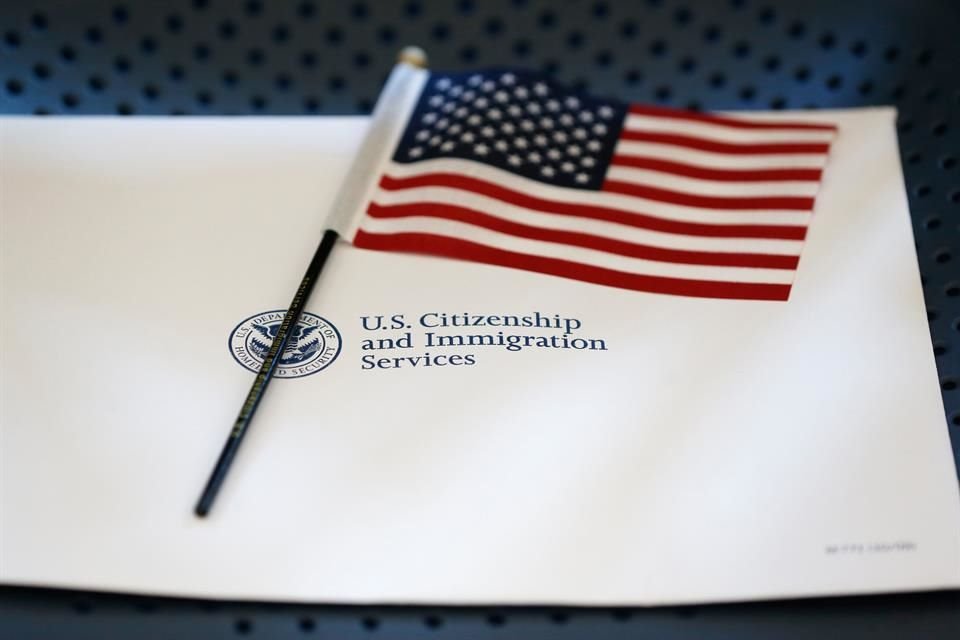 Estados Unidos suspendió el procesamiento de solicitudes de ciudadanía y residencia para migrantes de 19 países.