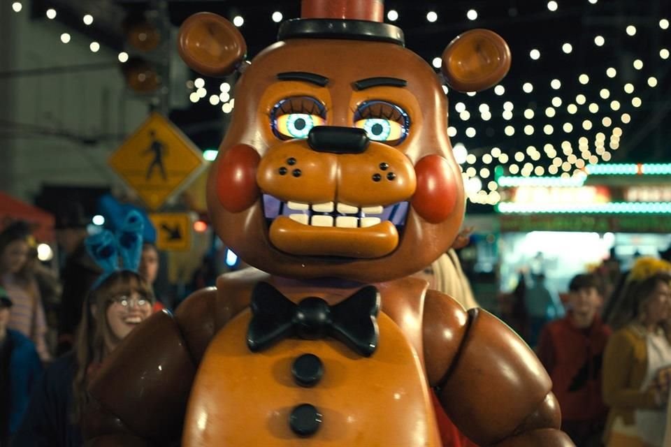 'Five Nights at Freddy's 2' arranca un año después de la pesadilla que vivieron los protagonistas en Freddy Fazbear's Pizza.