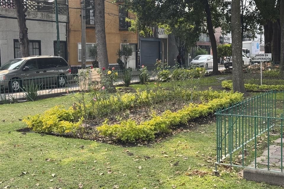 En el jardín de la Colonia El Rosedal, vecinos han gastado 3 millones de pesos del gasto vecinal.
