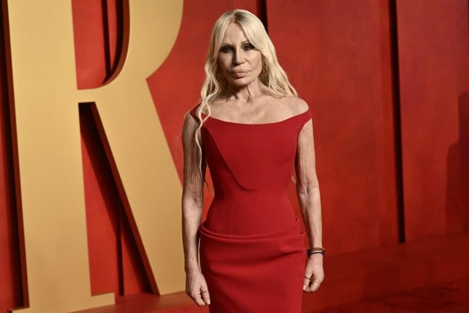 Dario Vitale asumió el cargo en abril de 2025 tras llegar desde Miu Miu para suceder a Donatella Versace.