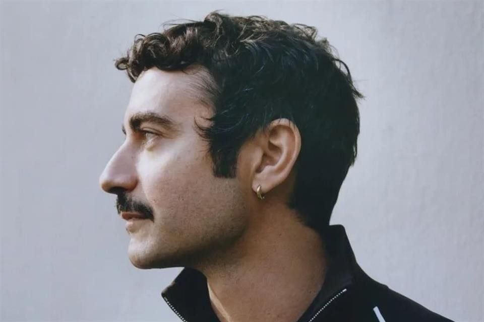 Dario Vitale dejó la dirección artística de Versace tras la reciente compra de Prada, que ahora busca nuevo creativo para su nueva etapa.