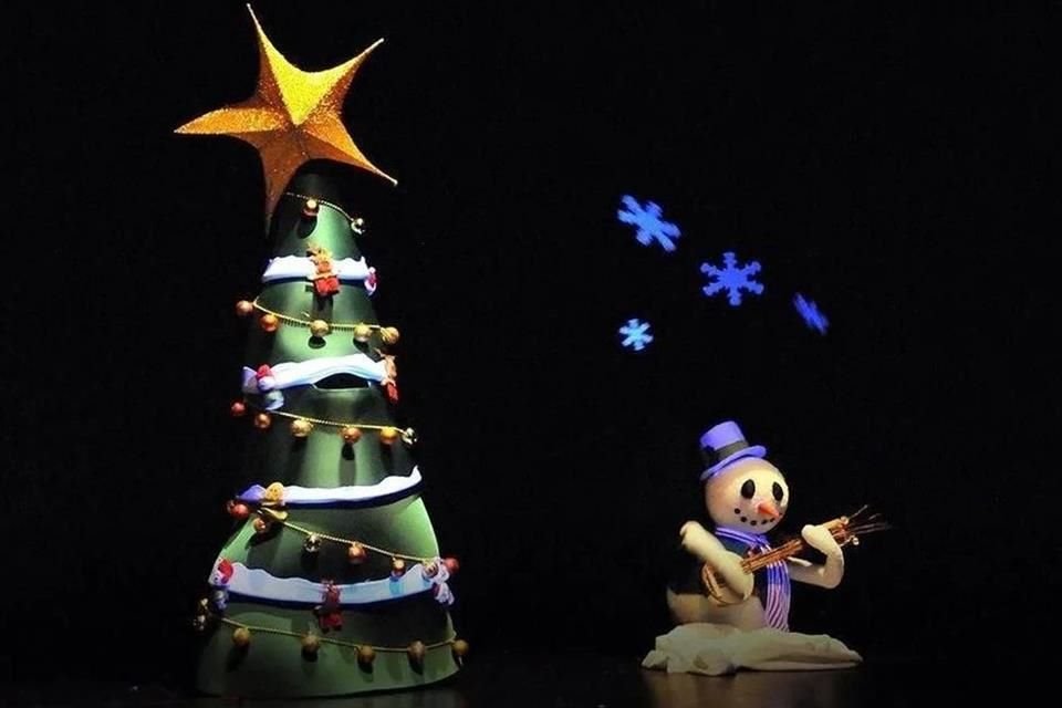 La Compañía Teatral Navitrouppe celebra su 45 aniversario con este espectáculo navideño que incorpora títeres en cámara negra.