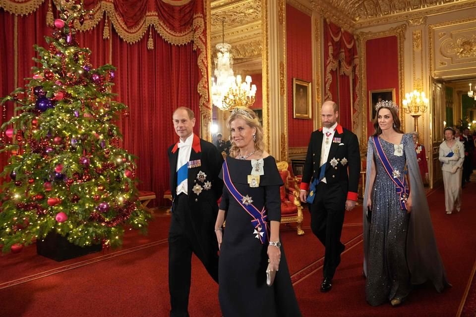 La pieza fue creada por la exclusiva marca Garrard para la Reina Victoria en 1853 bajo la supervisión de su esposo, el Príncipe Alberto.