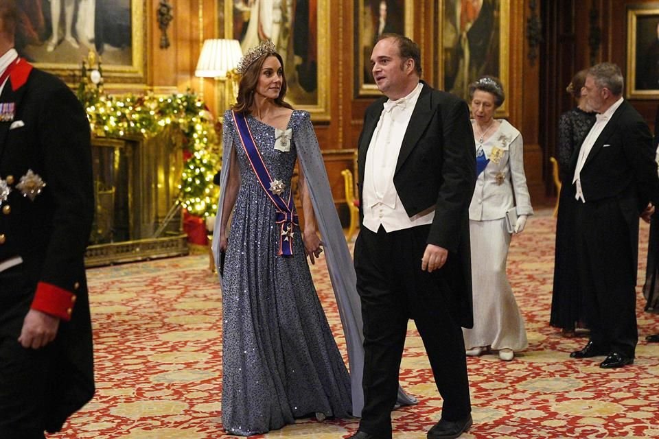 La Tiara Oriental no volvió a verse en público hasta que pasó a manos de la Reina Isabel, la Reina Madre, en 1936.