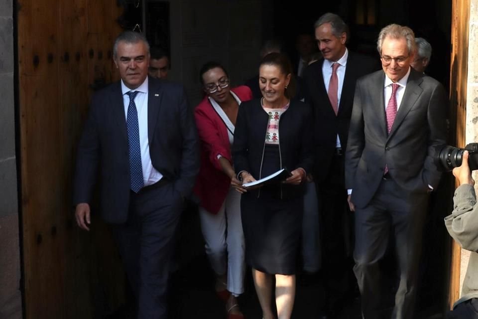 La Presidenta Claudia Sheinbaum se reunió este 4 de diciembre con miembros del Consejo Mexicano de Negocios.