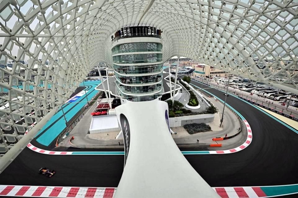 Verstappen debe ganar para aspirar al título.