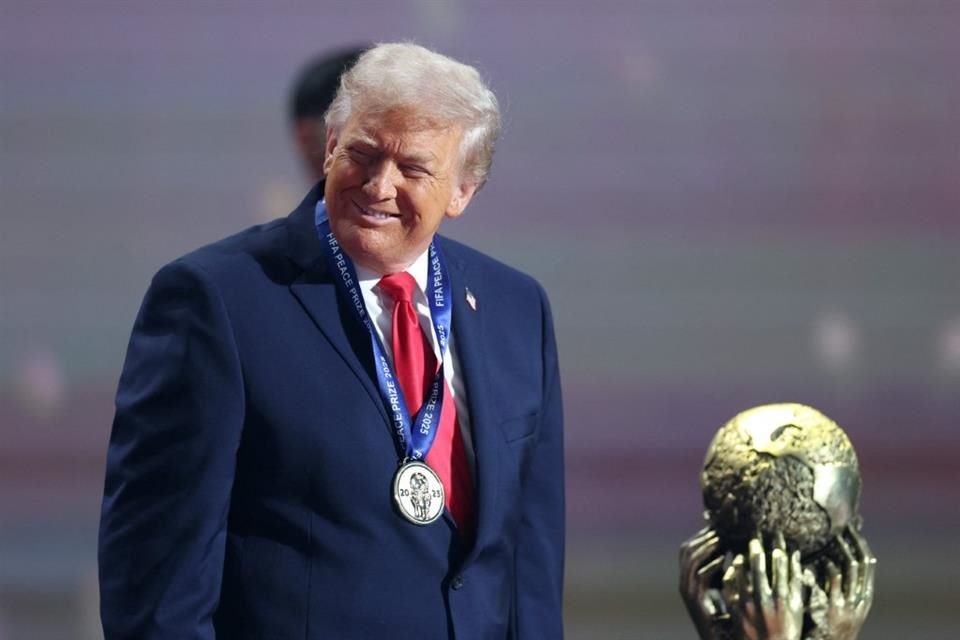 El Presidente Donald Trump fue galardonado con el Premio de la Paz de la FIFA.