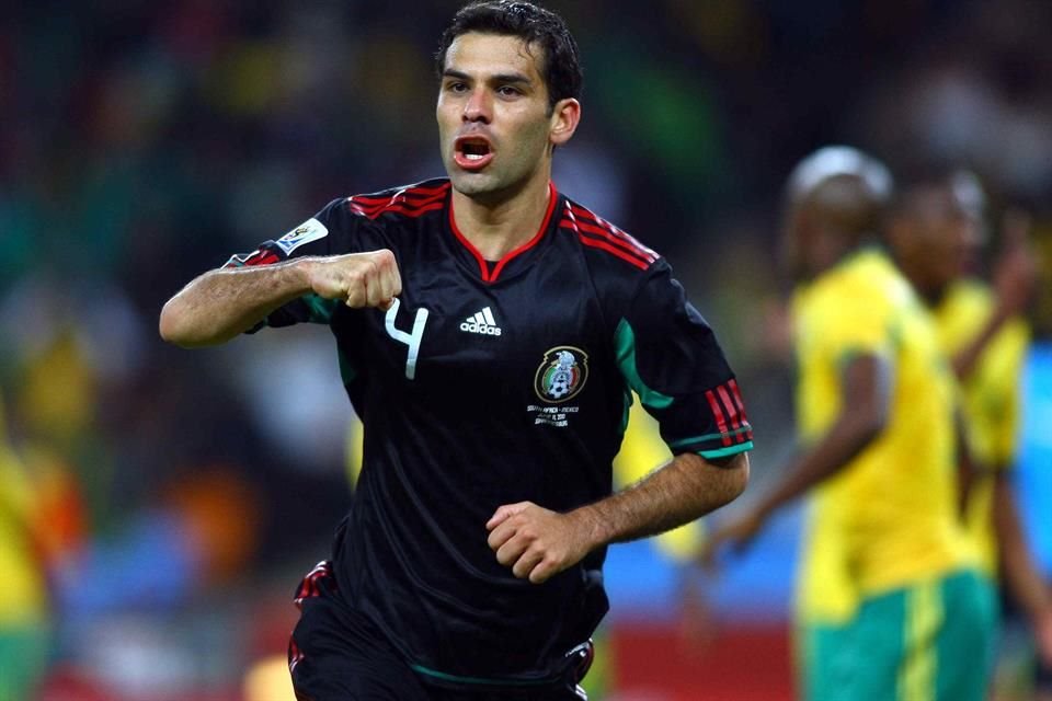 Rafa Márquez anotó hace 15 años y ahora será auxiliar técnico.