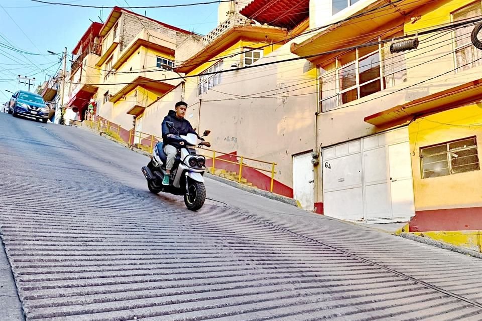 El mal diseño de la llamada bajada del diablo, en la Alcaldía Álvaro Obregón, ha ocasionado múltiples siniestros viales.