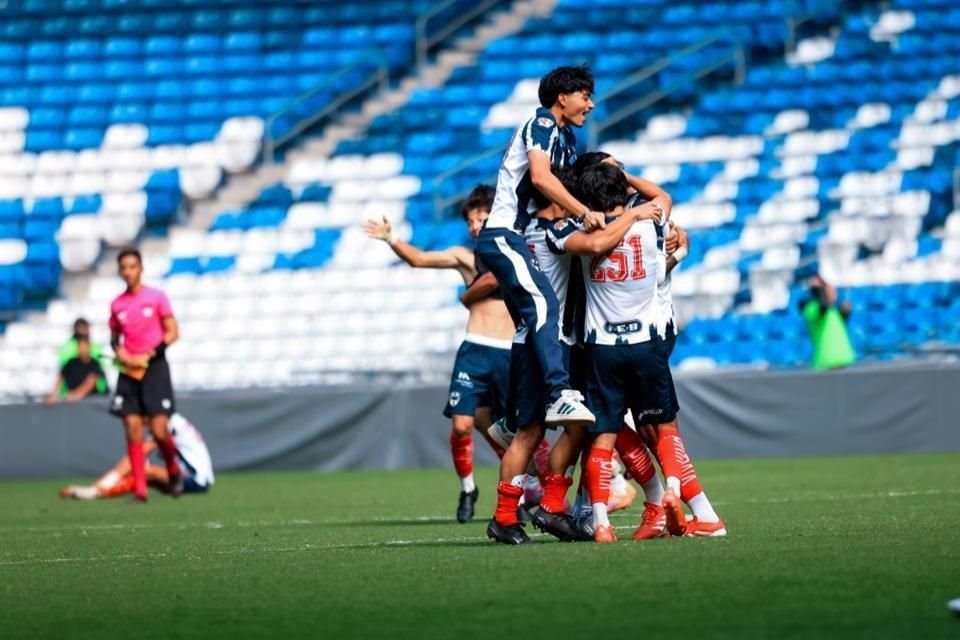 Los Rayados Sub 19 se coronaron en el torneo de la categoría.