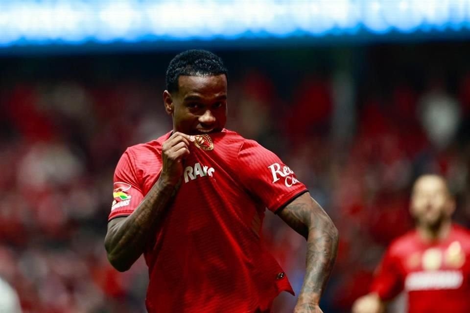 Helinho anotó el tercer tanto para los escarlatas por medio de un penalti, pero los Diablos tuvieron que sudar la gota gorda.