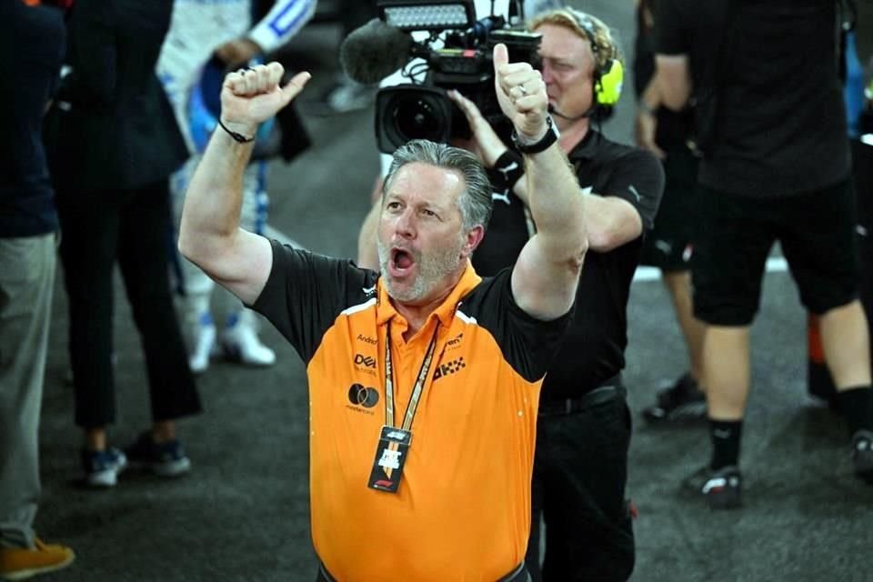 Zak Brown orgulloso de sus pilotos.