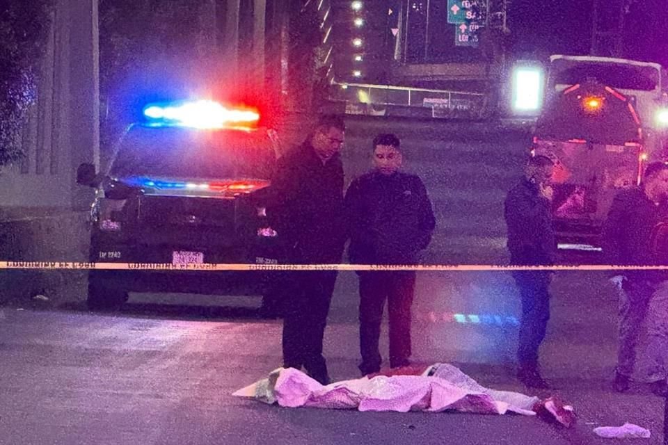 Una persona murió atropellada en las laterales de Bulevar Manuel Ávila Camacho luego de que habría intentado cruzar la vialidad.