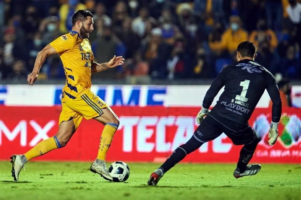 Gignac le ha marcado 15 tantos al arquero mexicano.