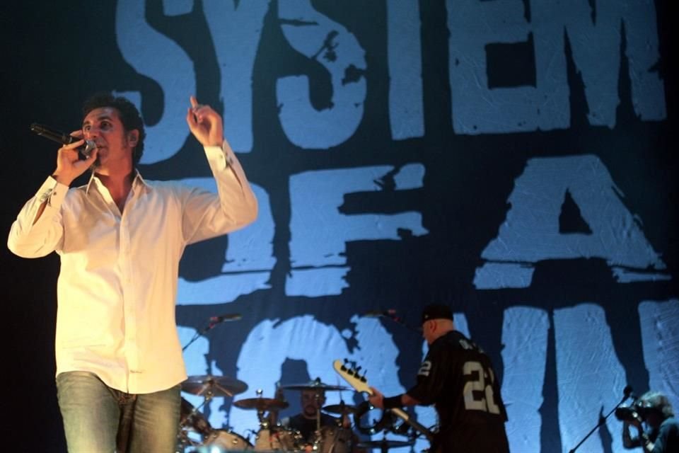 La banda anunció además su gira por Europa y Reino Unido en 2026, cuyas entradas se agotaron en cuestión de minutos.