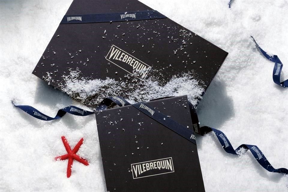 Se convierte en el obsequio perfecto por su elegante caja azul y la intención de crear momento inolvidables mientras compartes un detalle soleado.